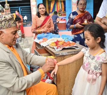 तस्वीरमा हेराैँ रक्षाबन्धन, जनैपूर्णिमा र गाईजात्राकाे चहलपहल